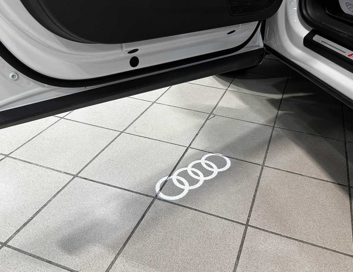 Audi Q8 - фото 34