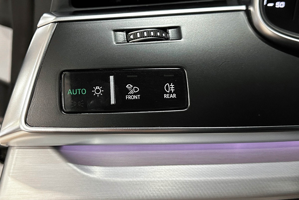 Audi Q8 - фото 22