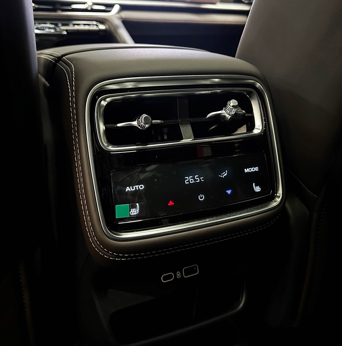 Geely Monjaro - фото 32