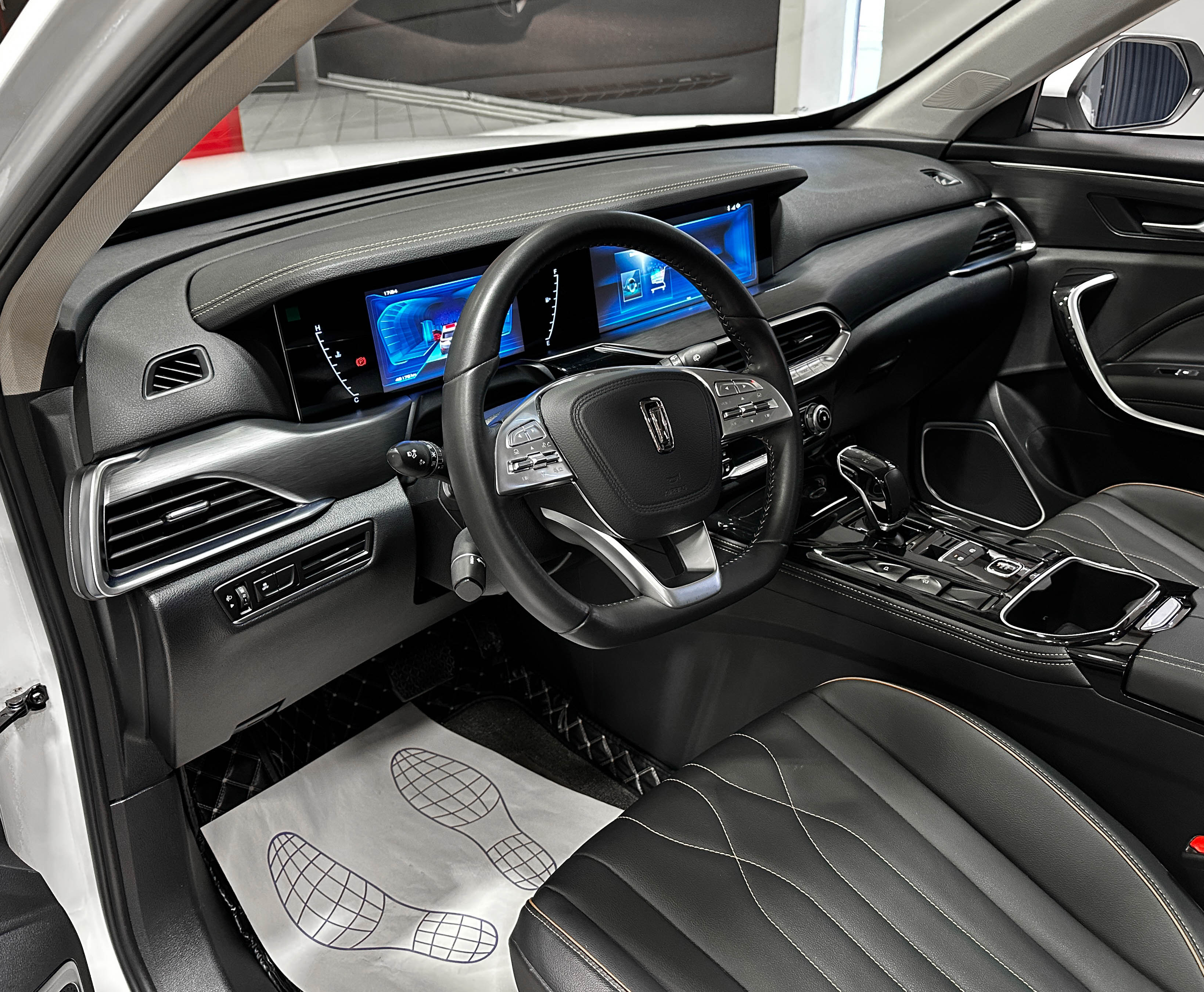 FAW Bestune T77 - фото 13