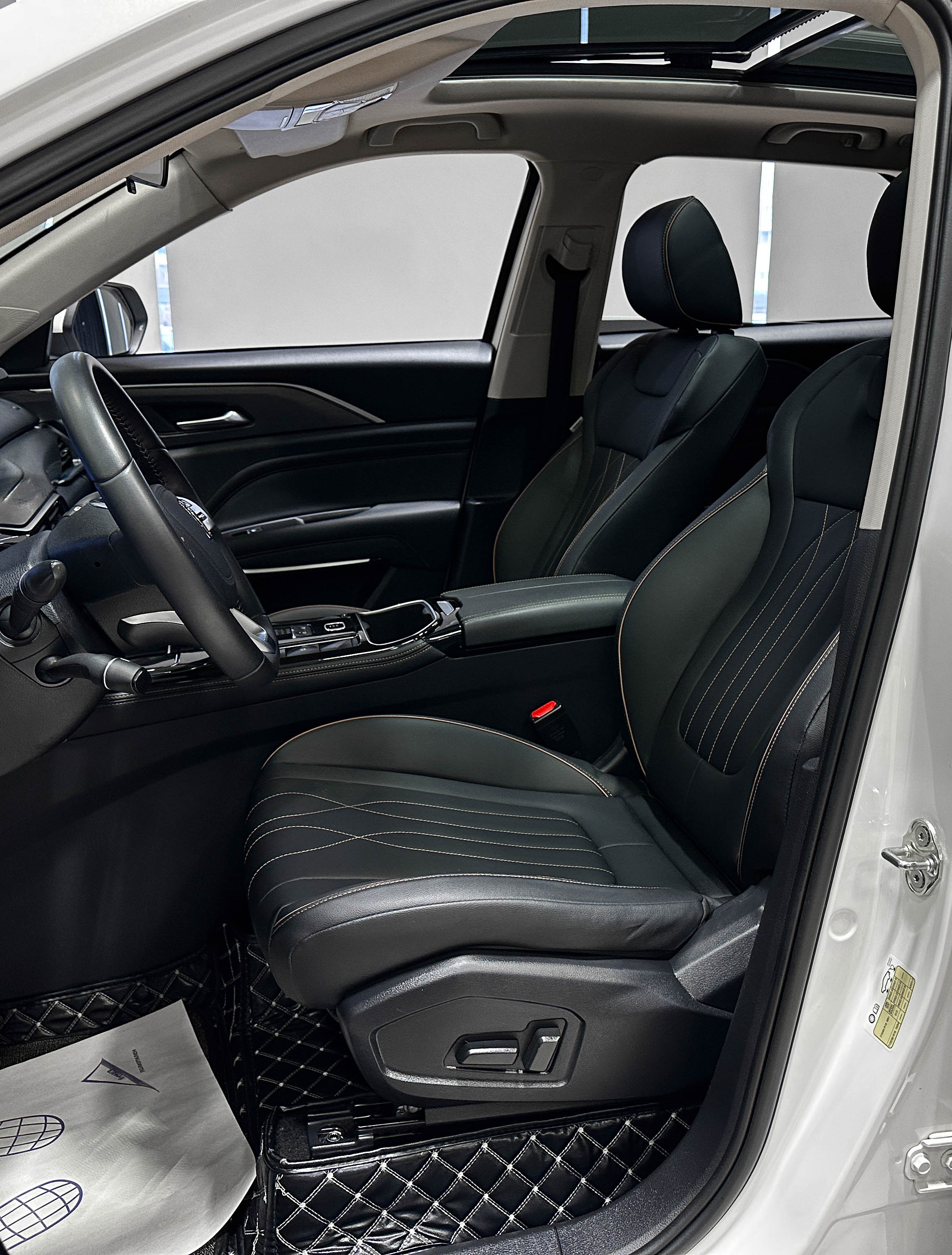 FAW Bestune T77 - фото 14