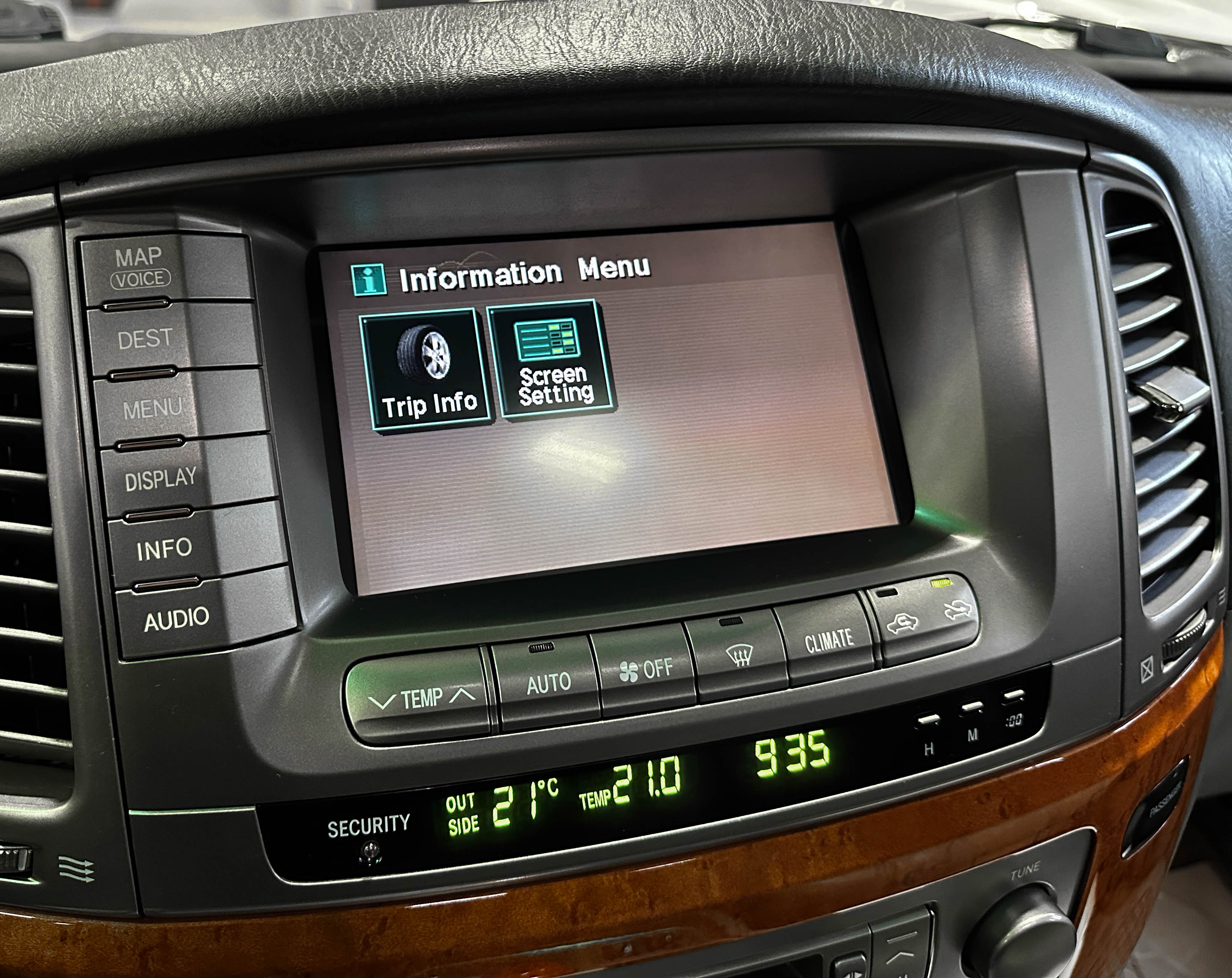 Lexus LX 470 - фото 27