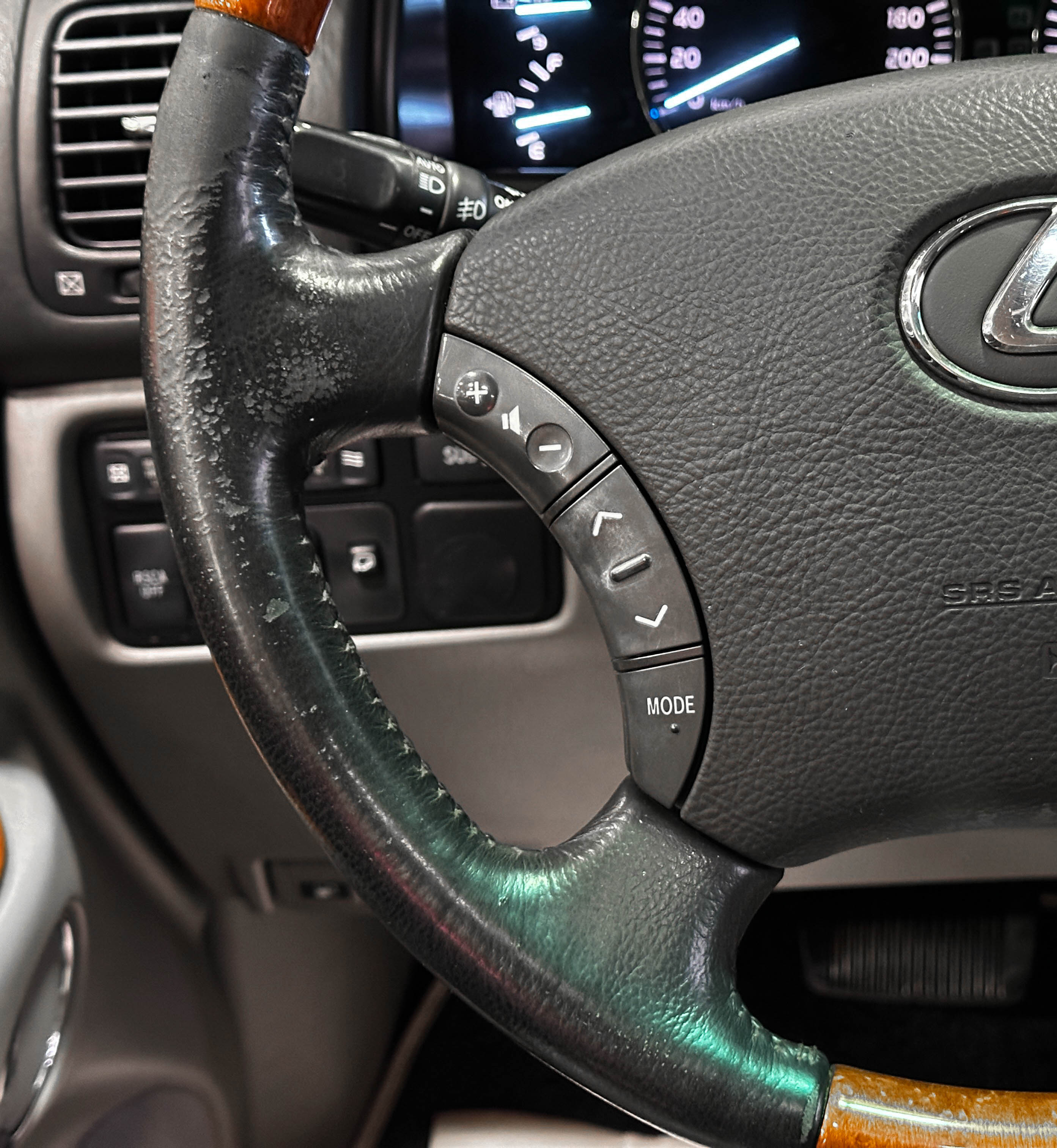 Lexus LX 470 - фото 23