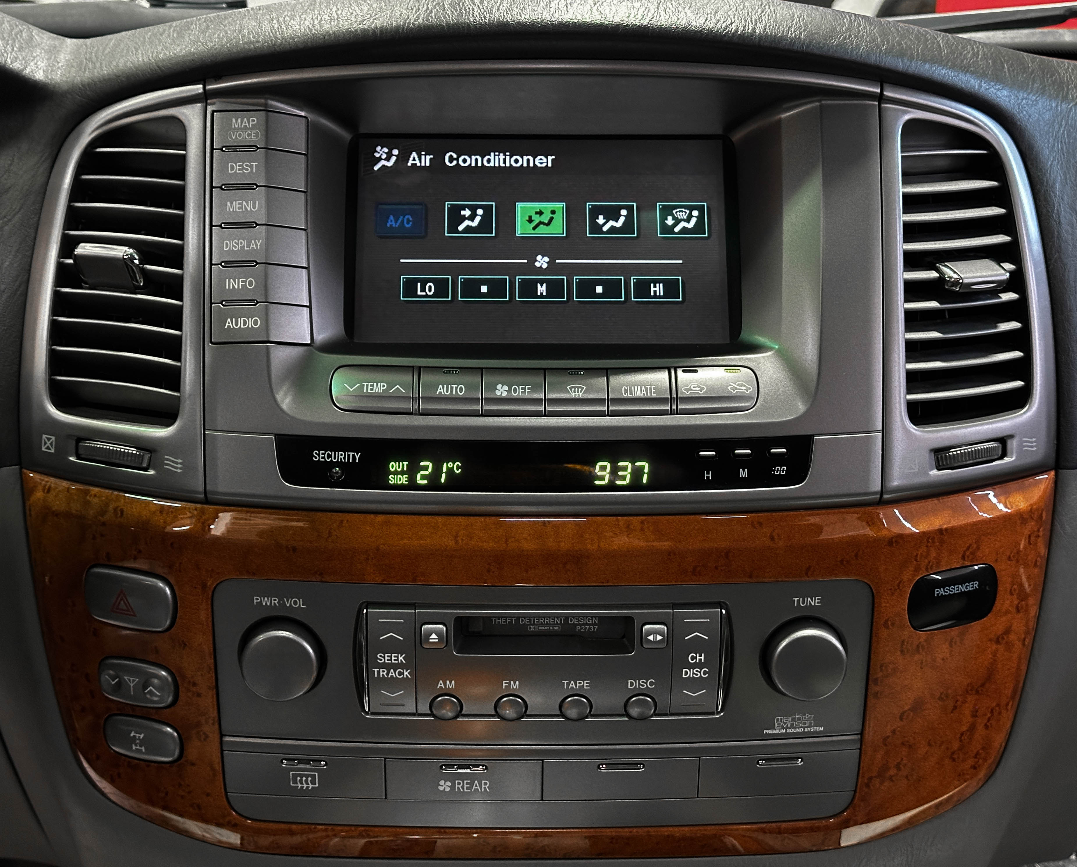 Lexus LX 470 - фото 26