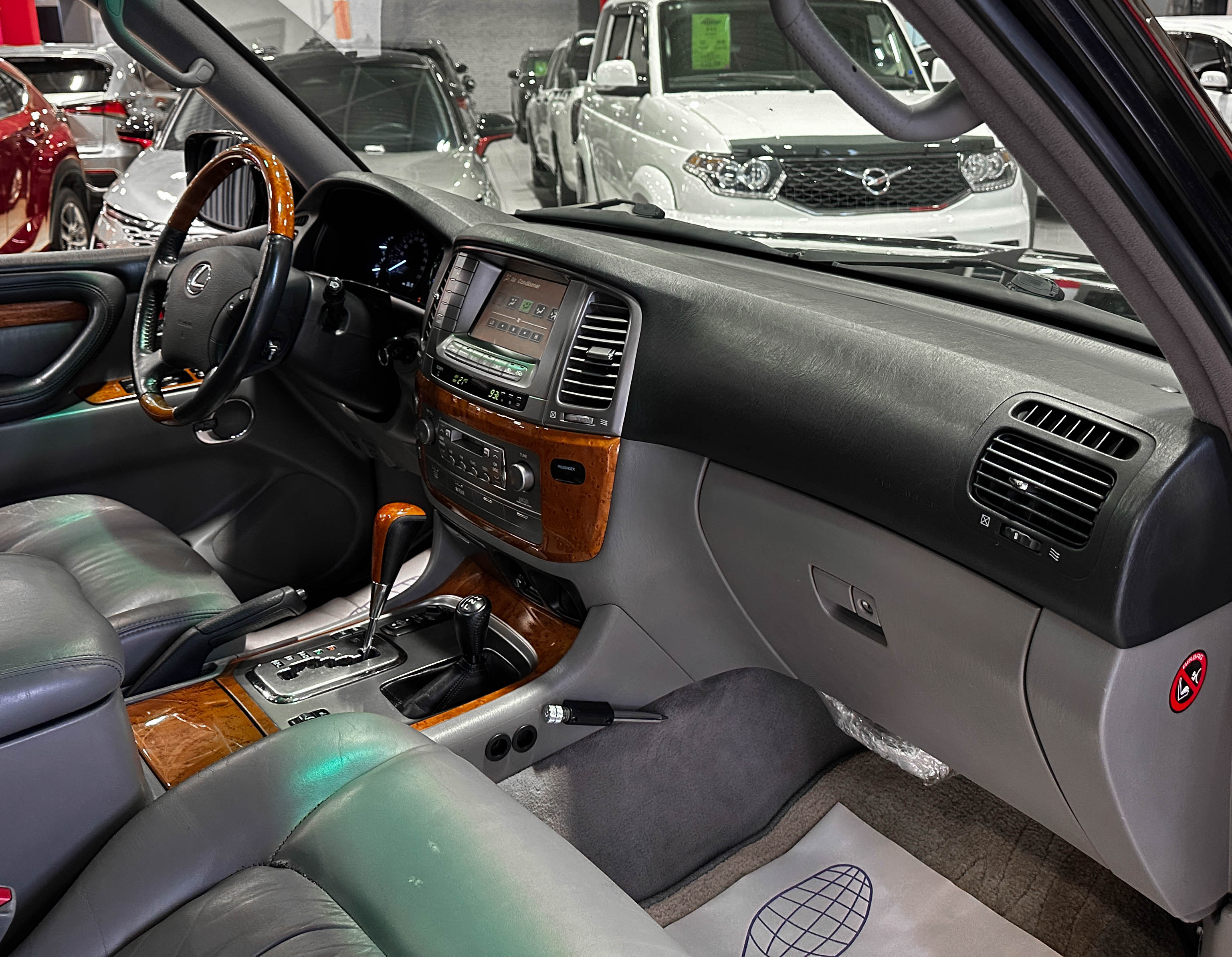 Lexus LX 470 - фото 18