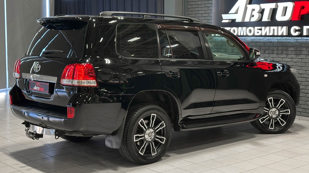Toyota Land Cruiser 200 - фото 6
