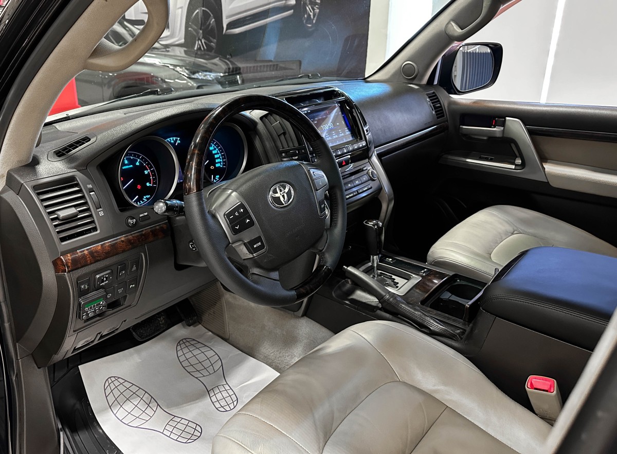 Toyota Land Cruiser 200 - фото 10