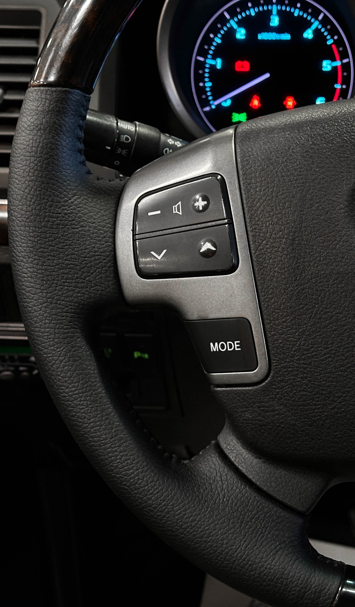 Toyota Land Cruiser 200 - фото 24