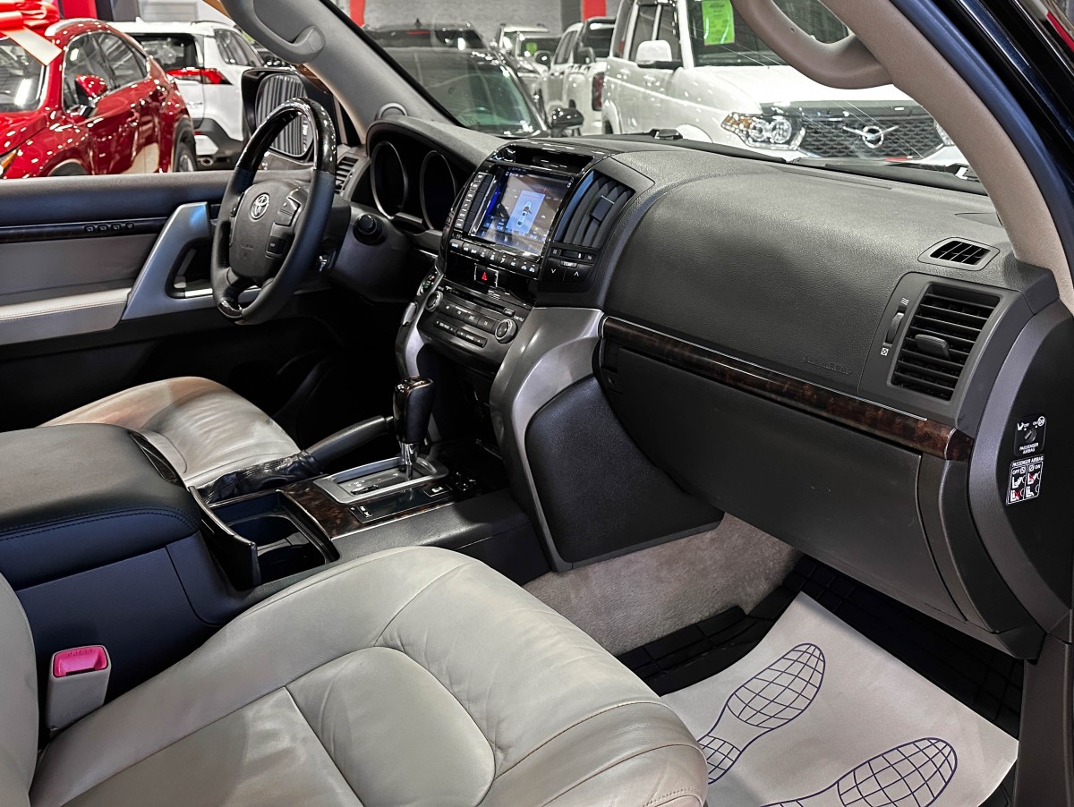 Toyota Land Cruiser 200 - фото 17