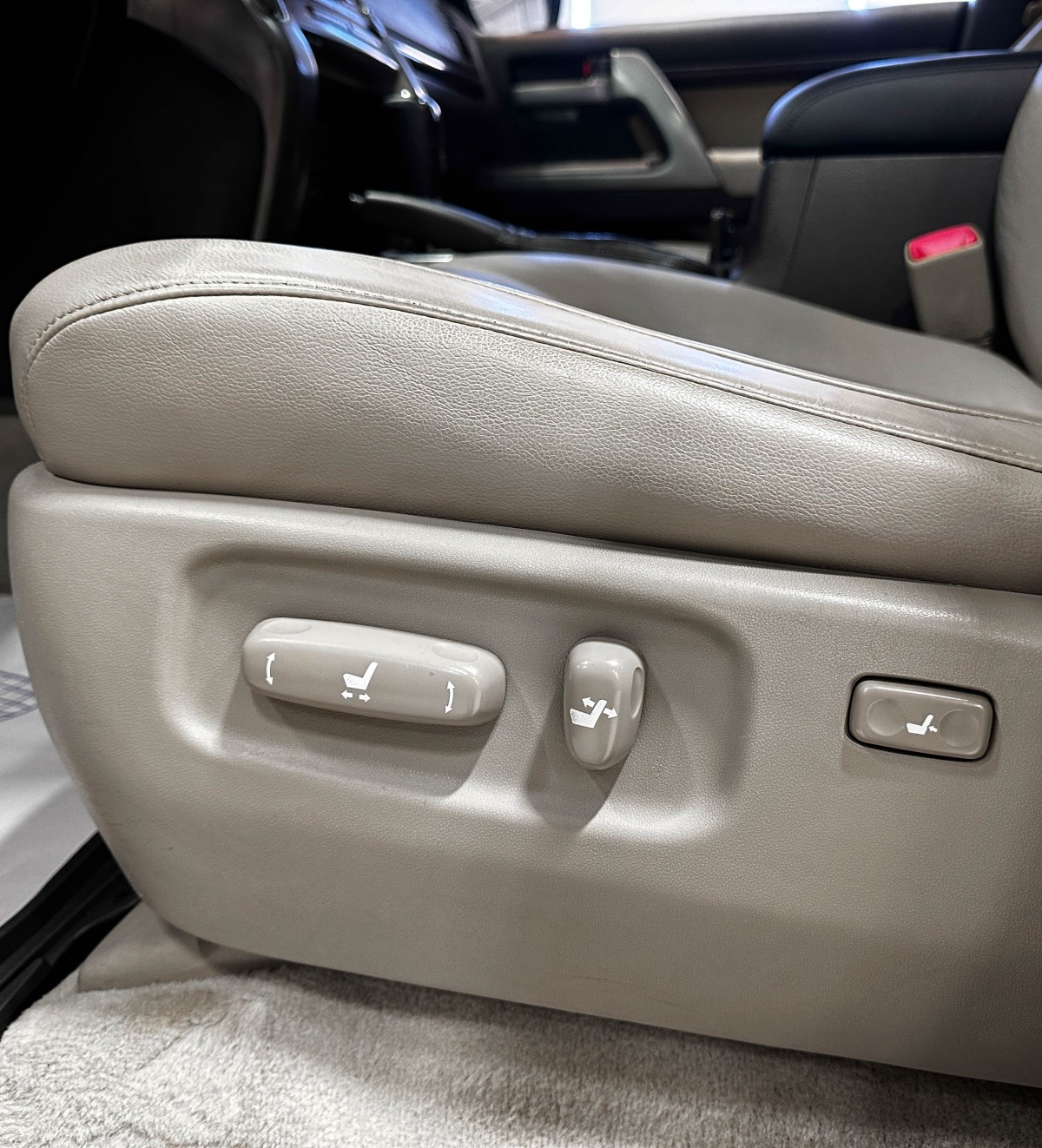 Toyota Land Cruiser 200 - фото 34