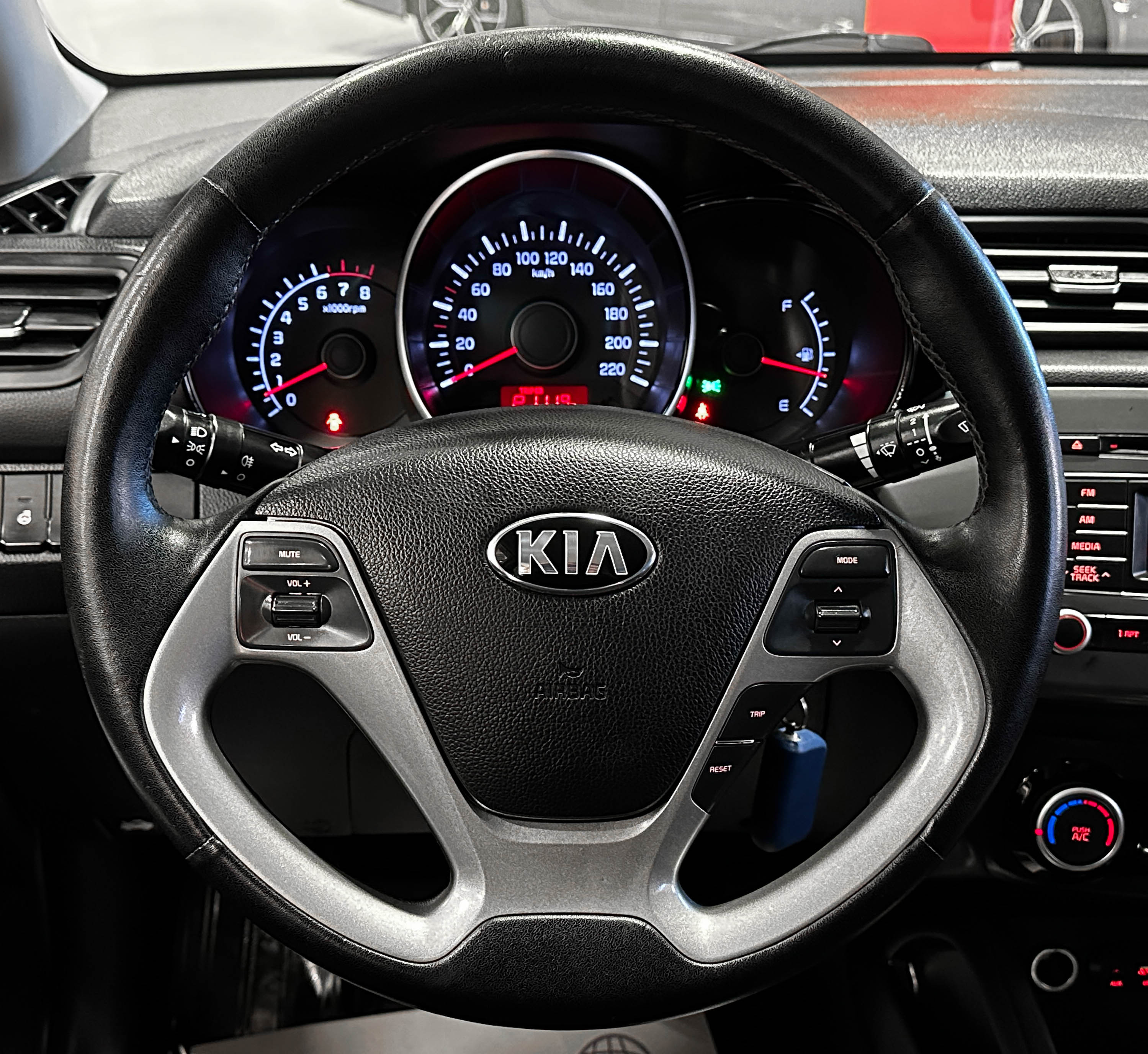 Kia Rio - фото 24