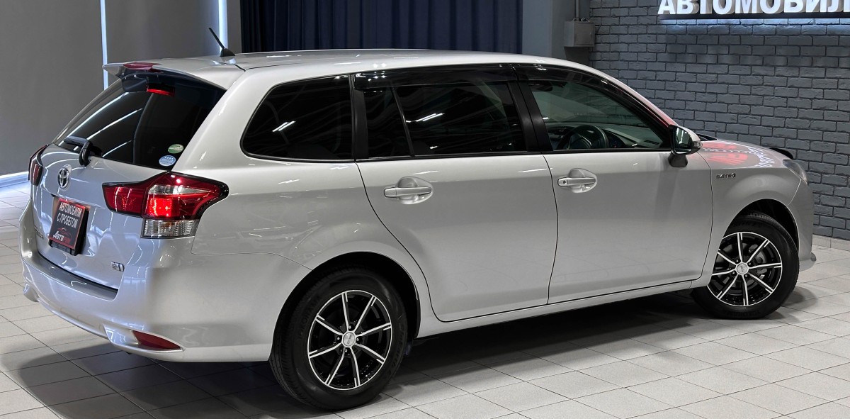 Toyota Corolla Fielder - фото 6