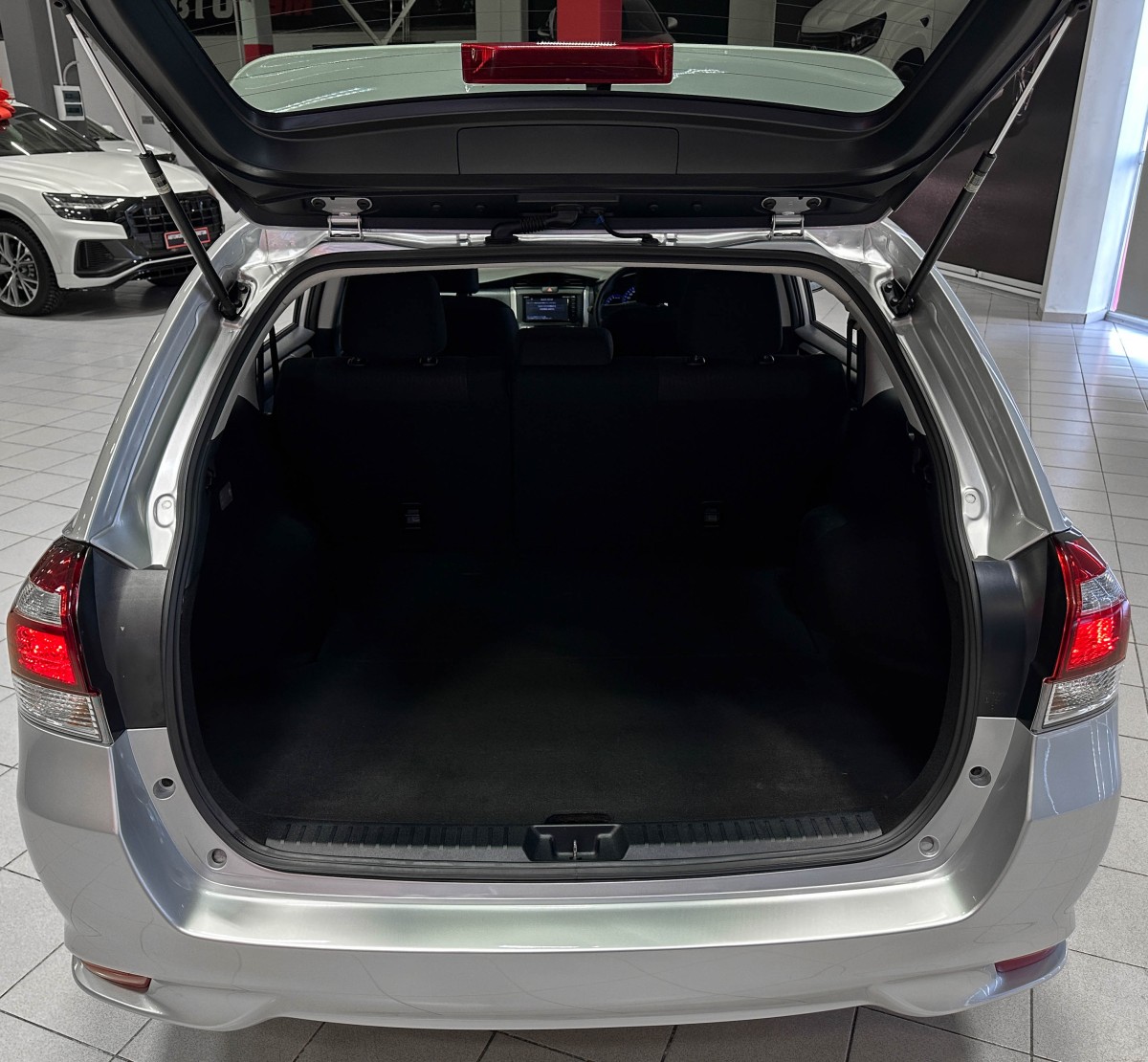 Toyota Corolla Fielder - фото 13