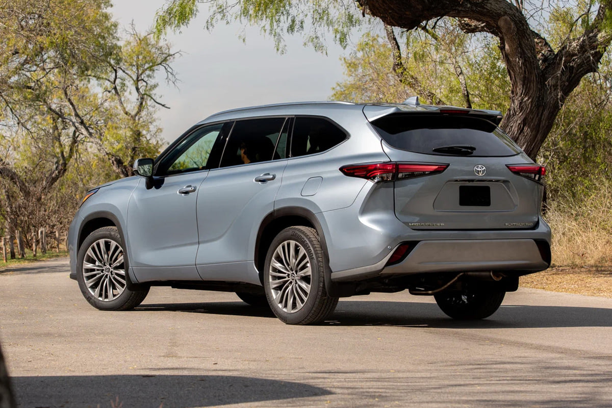 Toyota Highlander - фото 2